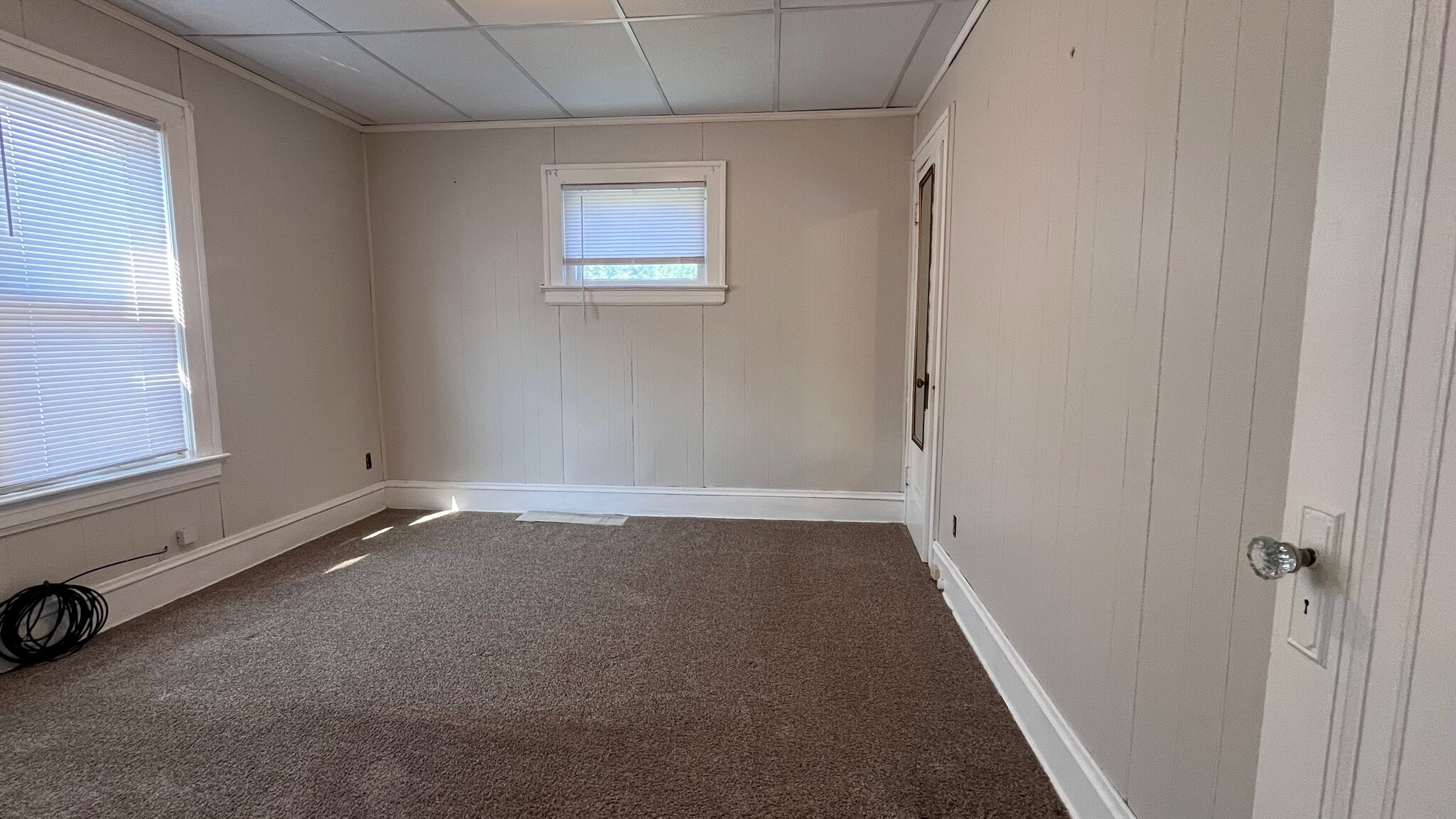 Large bedroom - 3252 E 142nd St