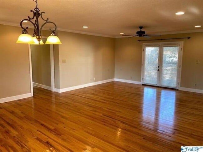 Building Photo - 206 Westchester Ave SW