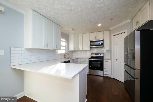 Building Photo - 3317 Hibiscus Ct