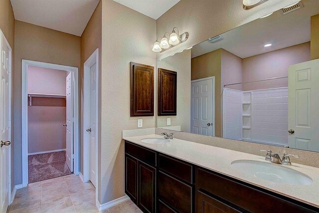 Building Photo - 1224 Half Hitch Trl