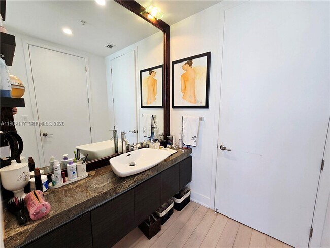 Building Photo - 18201 Collins Ave