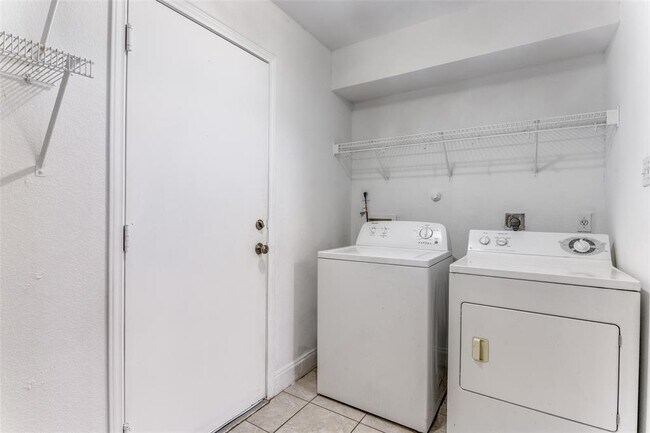Building Photo - 15515 Sutton Leigh's Ln
