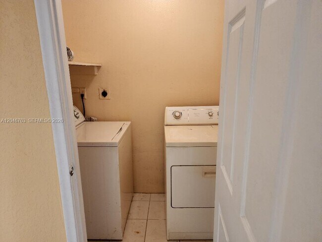 Building Photo - 4147 NW 19th St