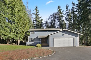 Building Photo - 5410 Highlands Dr NE
