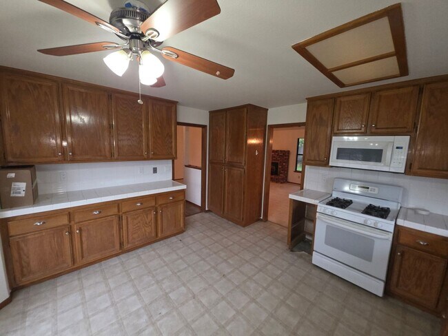 Building Photo - Charming Single-Story Home in Lincoln - Av...