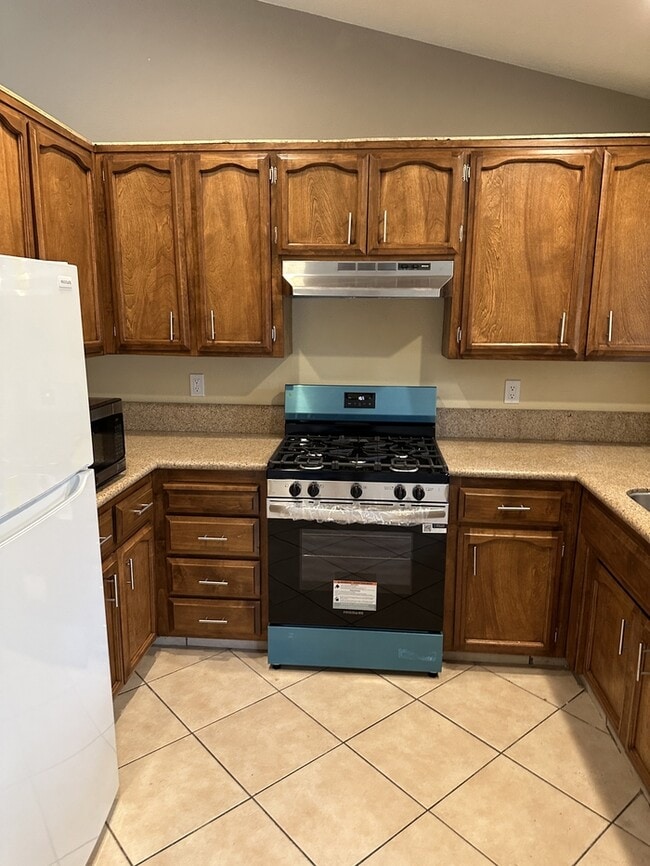 Building Photo - charming 4-bedroom, 2-bathroom home located in a peaceful cul-de-sac in West Modesto