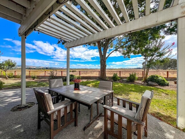 Building Photo - 35 Regatta Way
