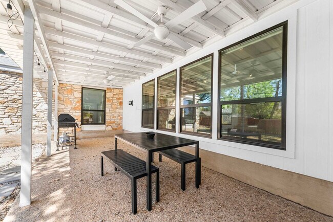 Building Photo - 11502 Oak Knoll Dr