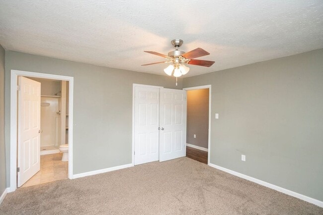 Building Photo - 302 Jackson Ave