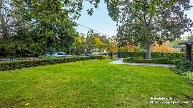 Building Photo - 16000 Greenwood Rd