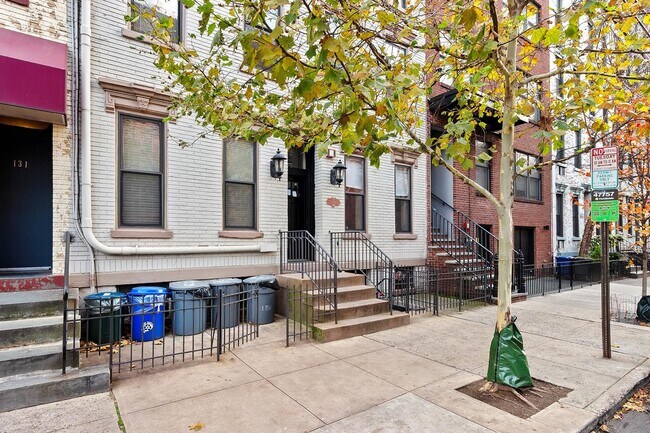 Building Photo - 129 Willow Ave