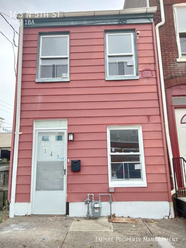 Primary Photo - 2 Bedroom / 1 Bathroom Home in Allentown!