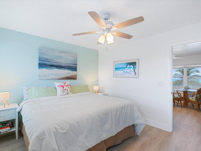 Building Photo - 2600 N Surf Rd