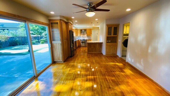 Building Photo - Gorgeous 4BD/2.5BA, Two-Story Home in Casa...