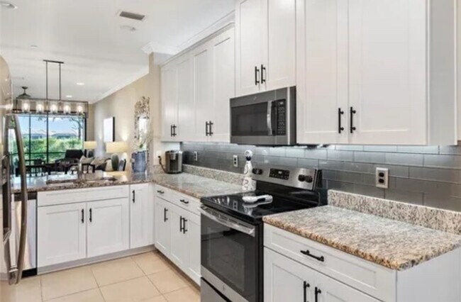 Building Photo - 13731 Messina Loop