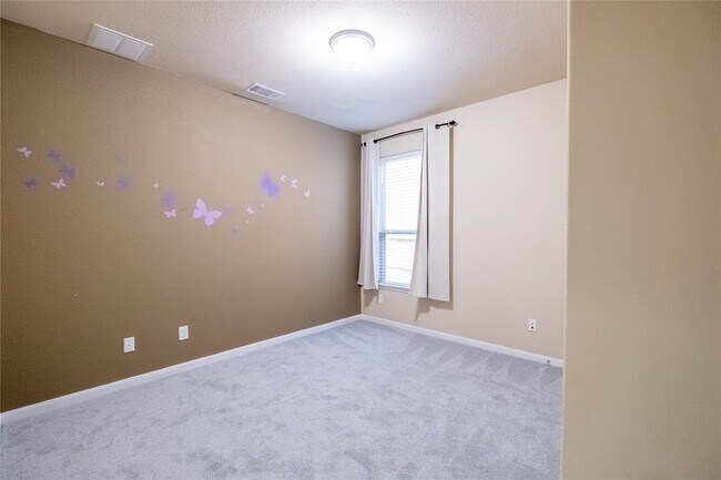 Building Photo - 17523 Quiet Shores Dr