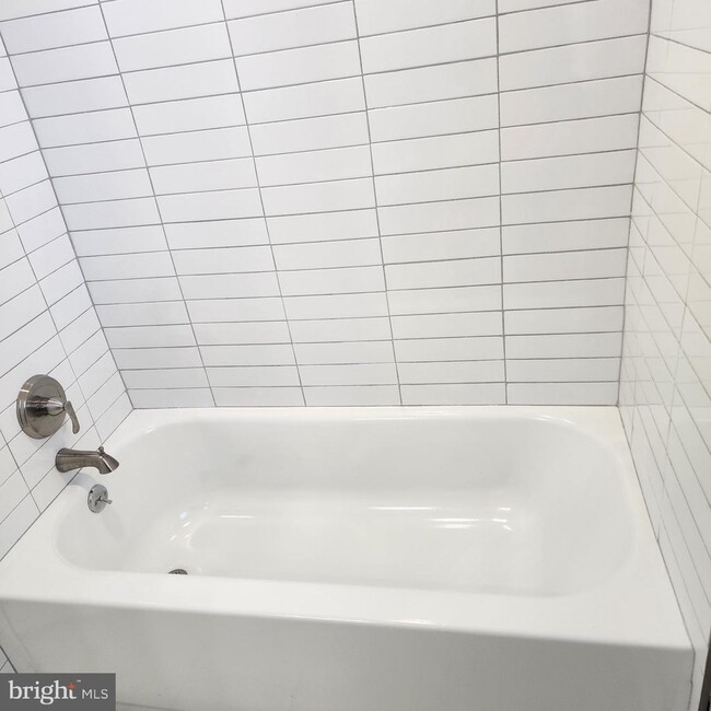 Building Photo - 6512 Hansford St