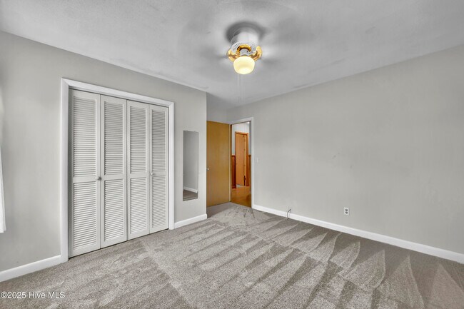Building Photo - 313 Monterey Dr
