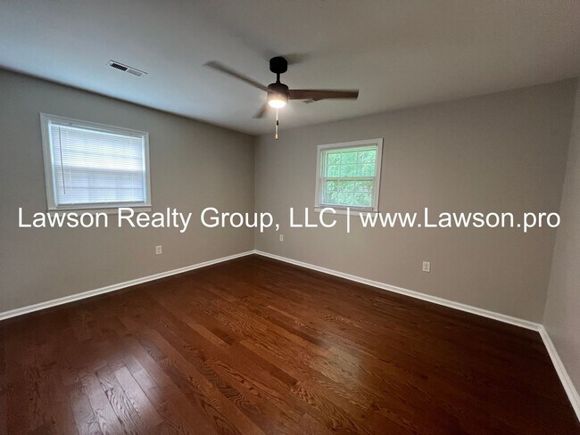 Building Photo - Five Bedroom, Updated Split Level in South...