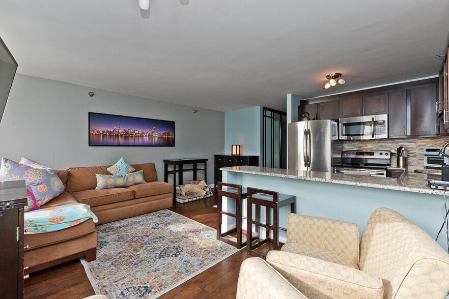 Building Photo - 474 N Lake Shore Dr