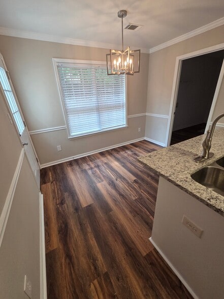 Building Photo - 4909 Orchard Hill Dr