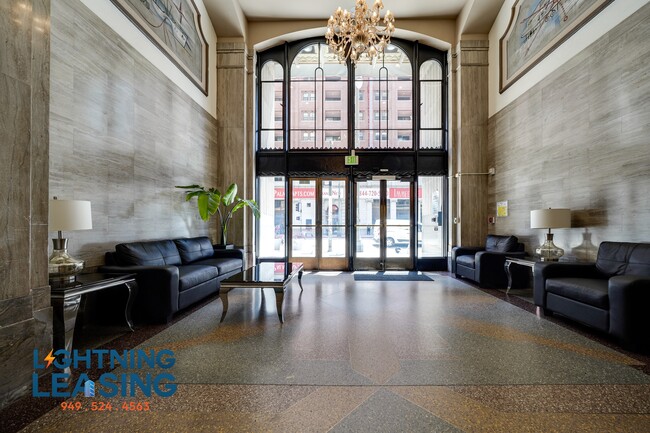Building Photo - 939 S Broadway-1008