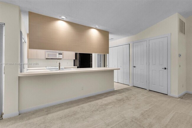 Building Photo - 2904 Pin Oak Ct