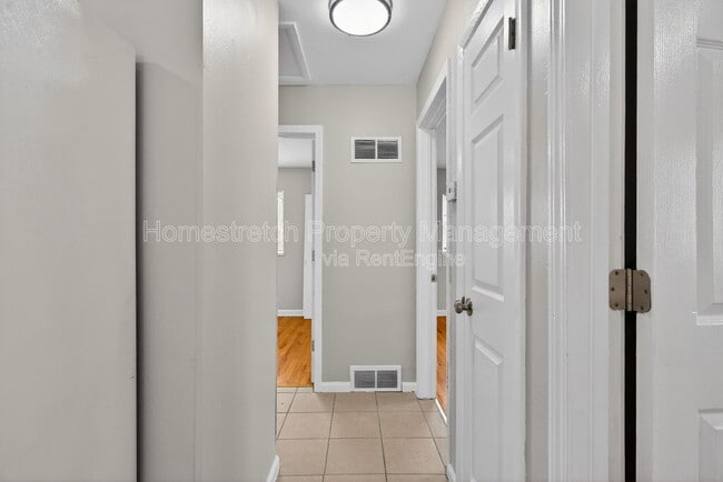 Building Photo - 10201 Gourock Dr