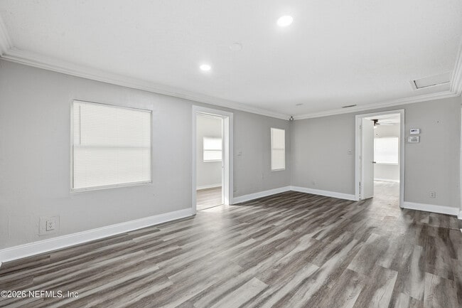 Building Photo - 2002 St Clair St