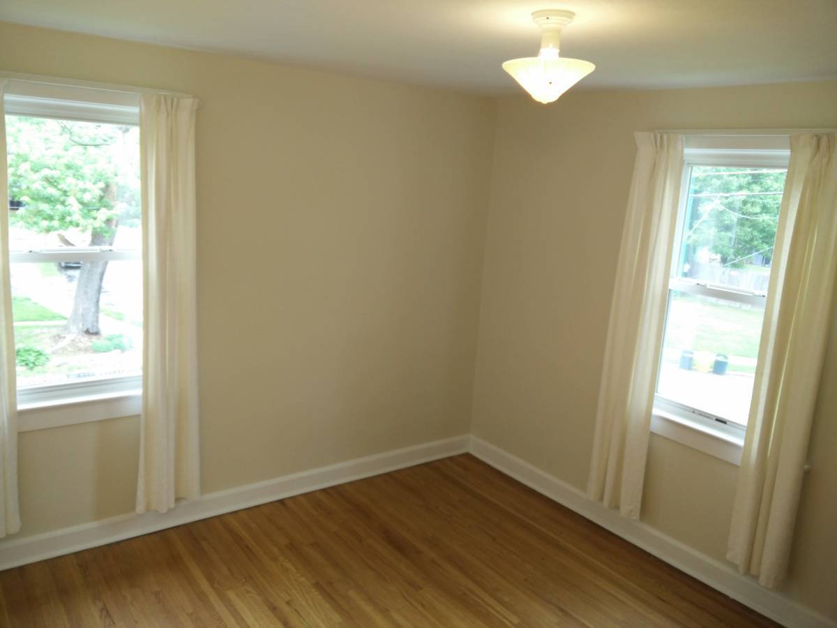 Building Photo - 526 Pingree Ave