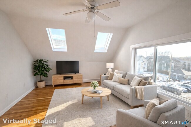 Building Photo - 410 Davidson St