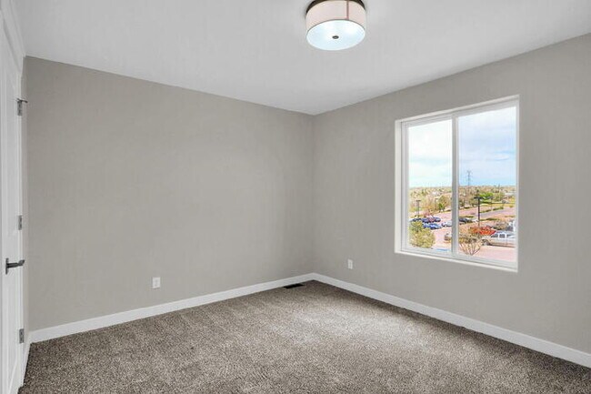 Building Photo - Spacious 3-Bedroom Home with Mountain Views and Open Layout in Central Colorado Springs