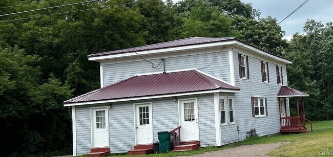 Building Photo - 335 Church St