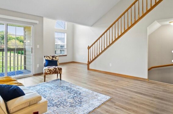 Living room - 4887 Easy St