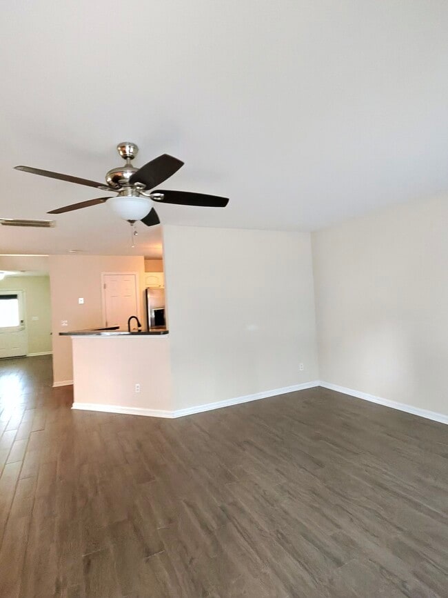 Building Photo - 105 Chardonnay Rd