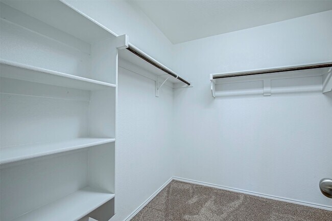 Building Photo - 120 Abelia Dr
