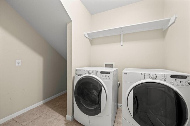 Building Photo - 5105 Hibiscus Valley Dr