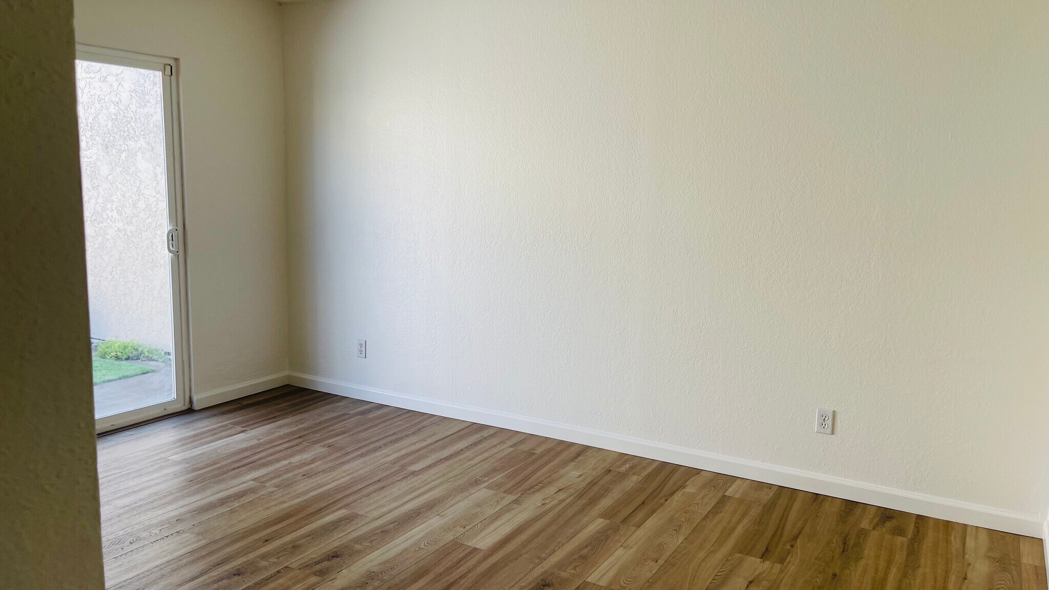 Building Photo - 126 Serra Ct