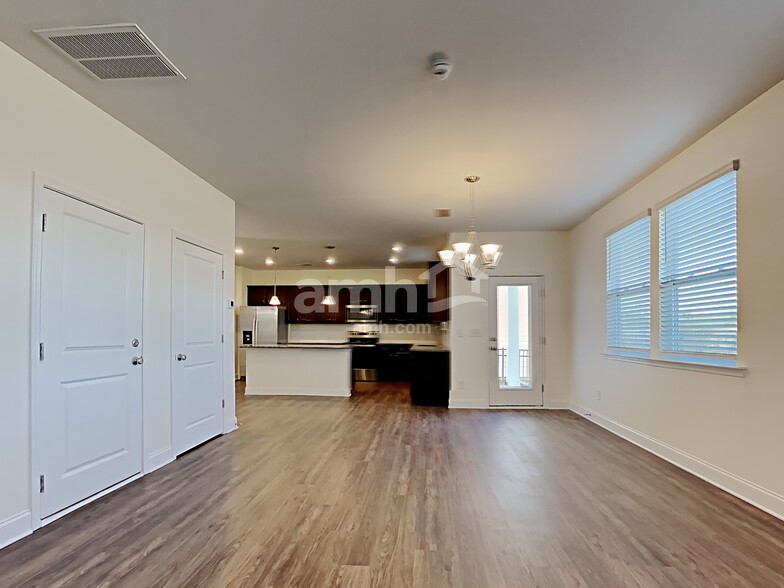 Building Photo - 160 Twin River Dr