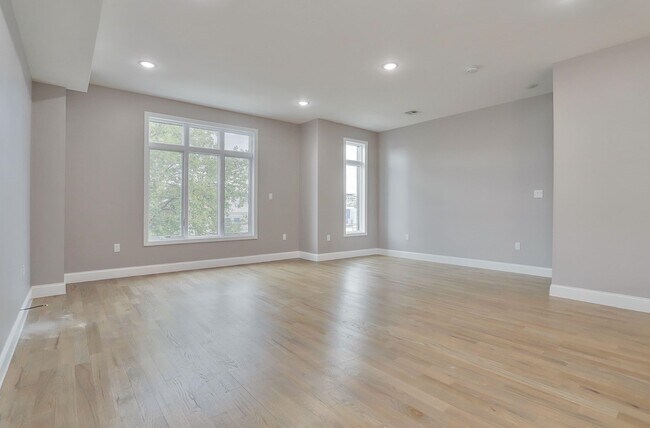 Building Photo - 362 Virginia Ave