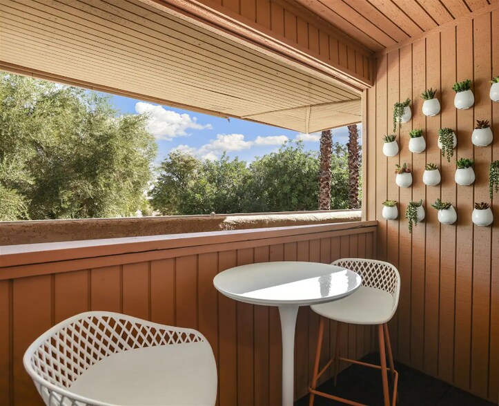 Building Photo - 2825 N Los Felices Rd