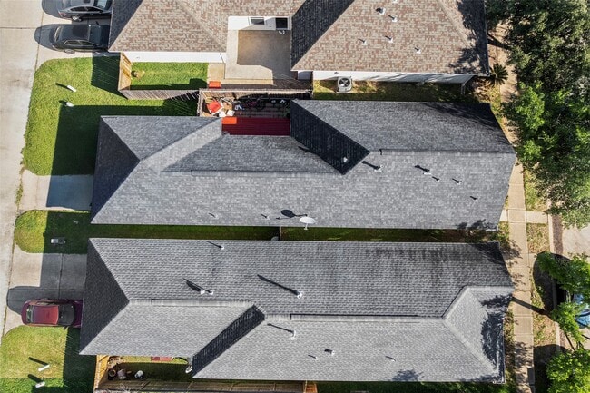 Building Photo - 6443 Mountain Pines Ln