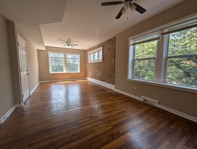 Building Photo - 3847 Russell Blvd