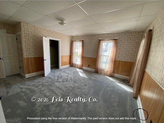 Building Photo - 325 1/2 Gray - 2