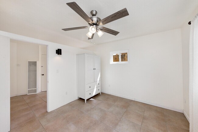 Building Photo - 38501 Bel Air Dr