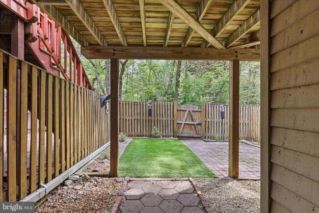 Building Photo - 7211 Squirrel Run Ct