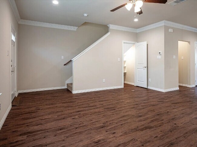 Building Photo - 2708 Vine Ct