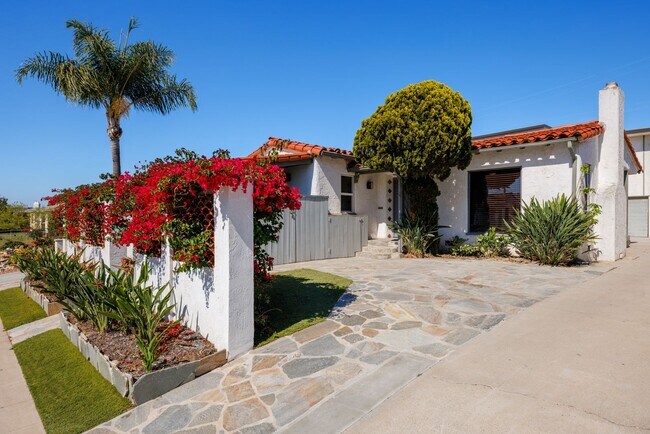 Building Photo - 4715 Soria Dr