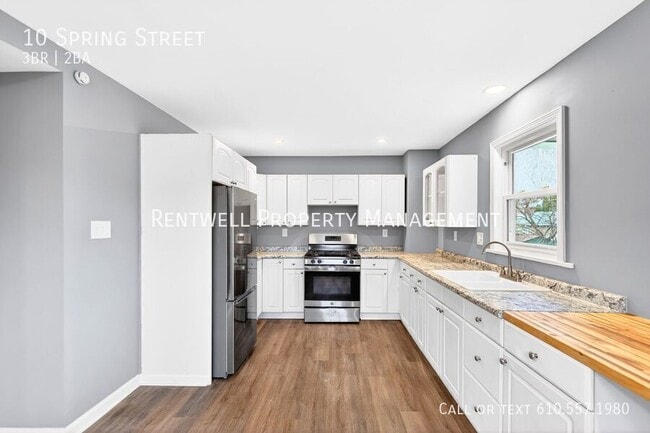 Building Photo - 10 S Spring St