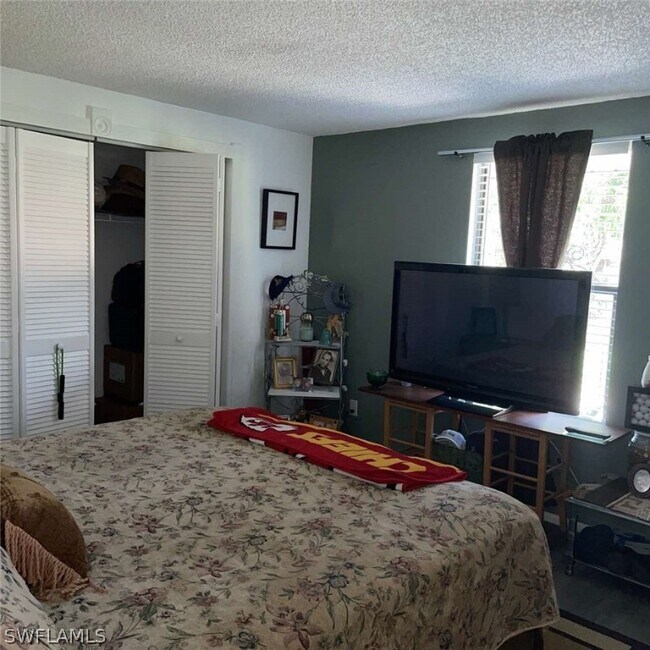 Building Photo - 4619 Chippendale Dr